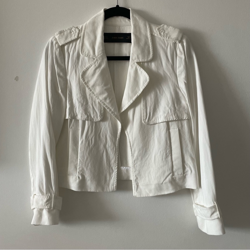 Zara white ivory long sleeve lightweight jacket size small faux pockets lapels
